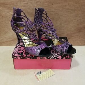 Qupid Snakeskin heels sz 10